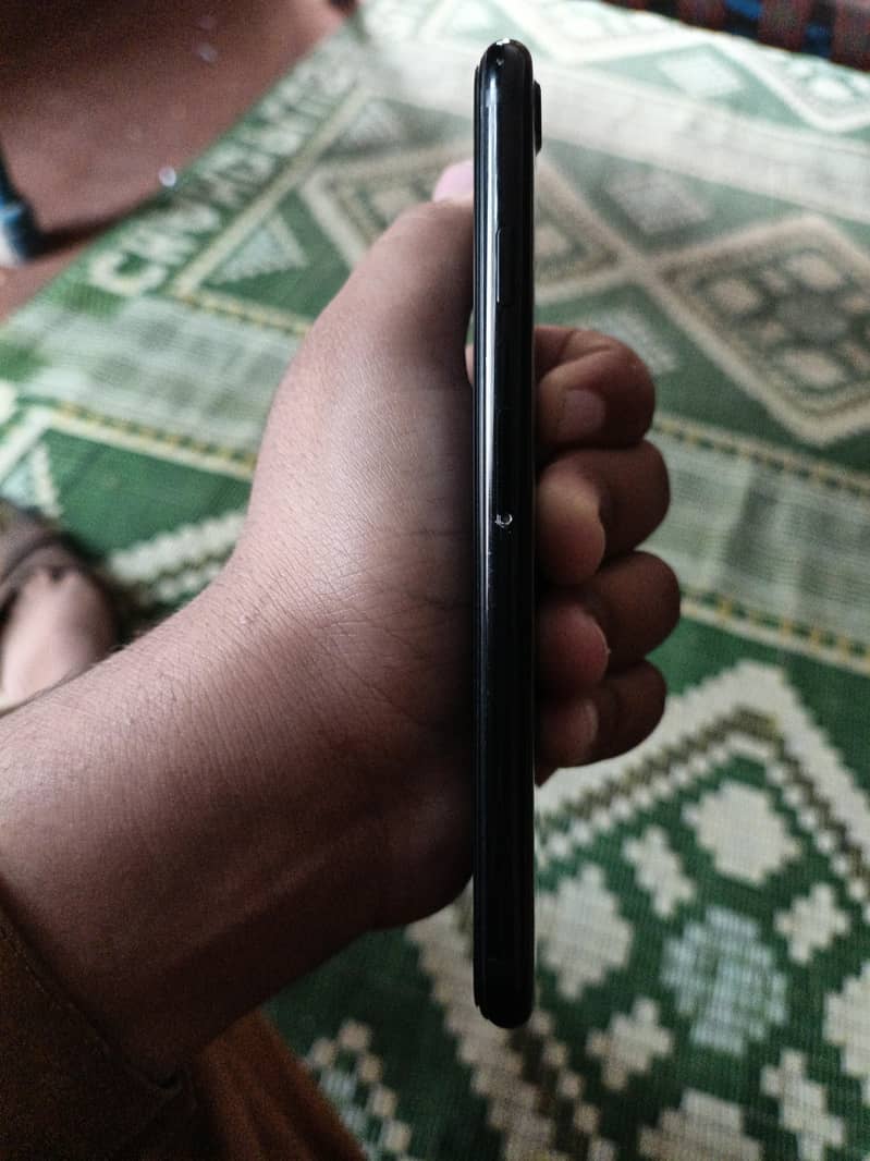 Apple iPhone 7 4