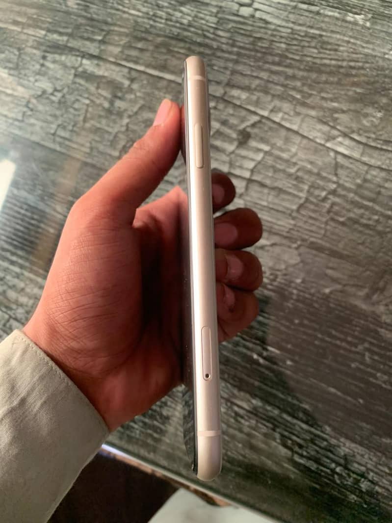 Apple iPhone 11 5