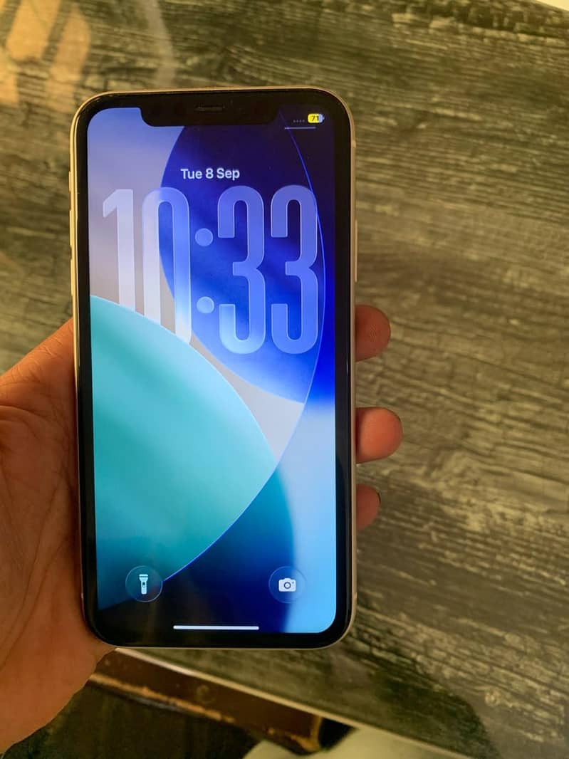Apple iPhone 11 7