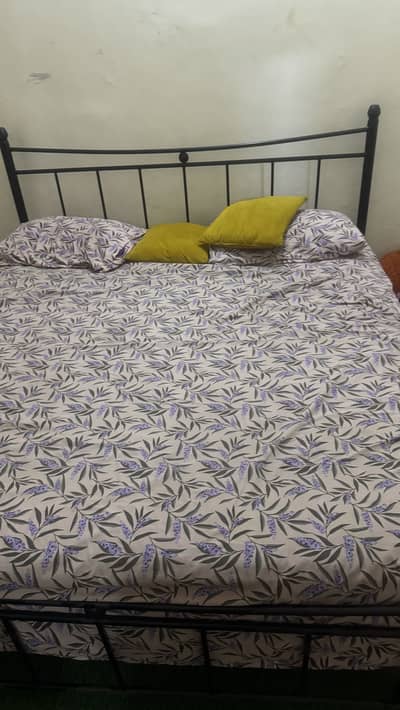 Iron Bed Selling with mattress