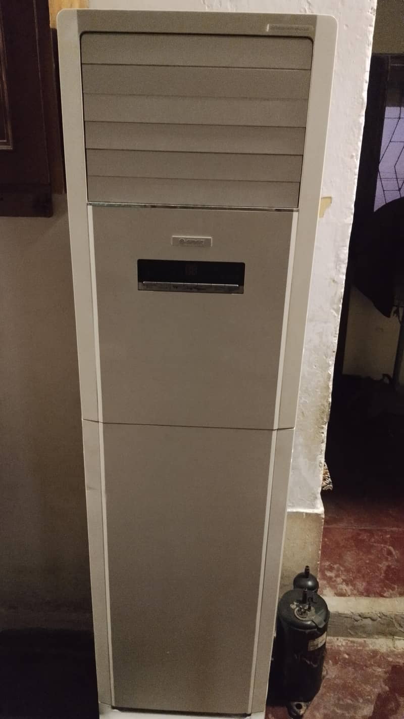 2ton gree cabnet 0