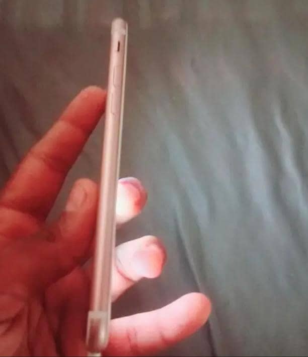Apple iPhone 7 3