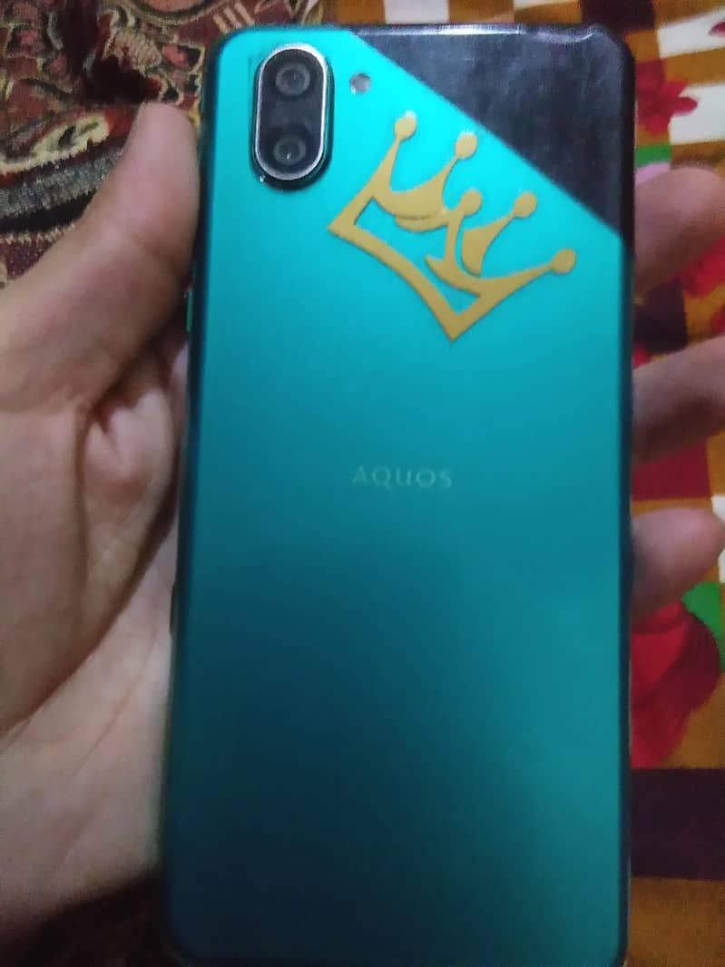 Sharp Aquos R3 0