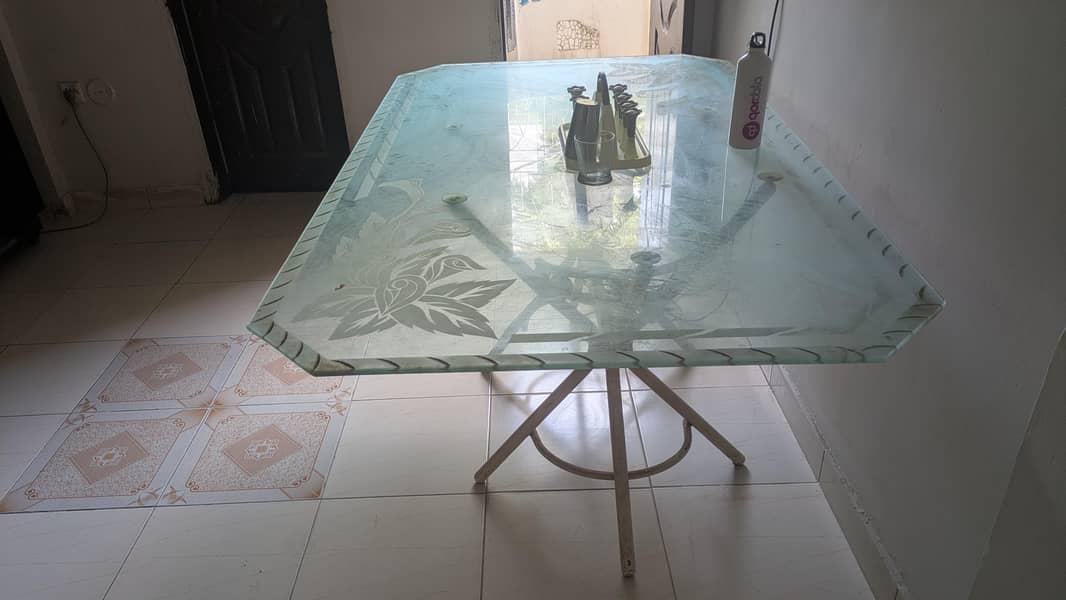 Dinning table 0