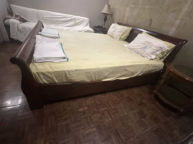Pure Sheesham bed 2
