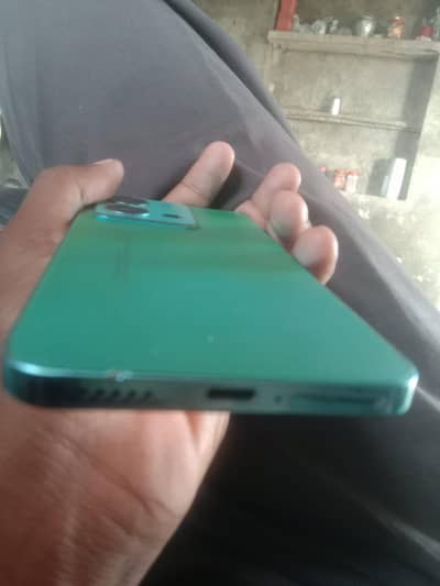 Vivo V25