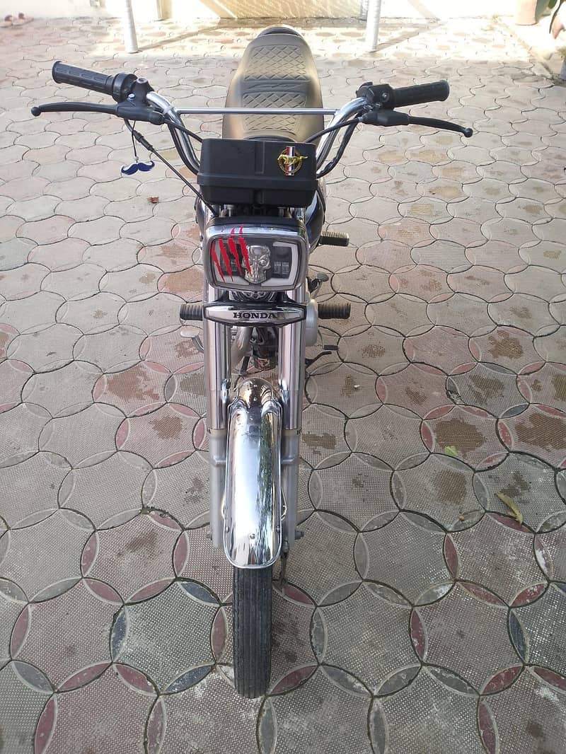 hunda 125 3