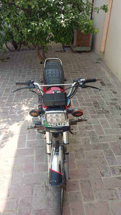 CG -125 urgent sale  koi kam nai hone Wala engine all ok