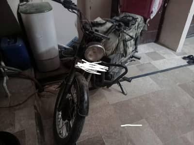 vlektra velocity 180 ek charg pe 120 125 km chalti he 4 ghante charg