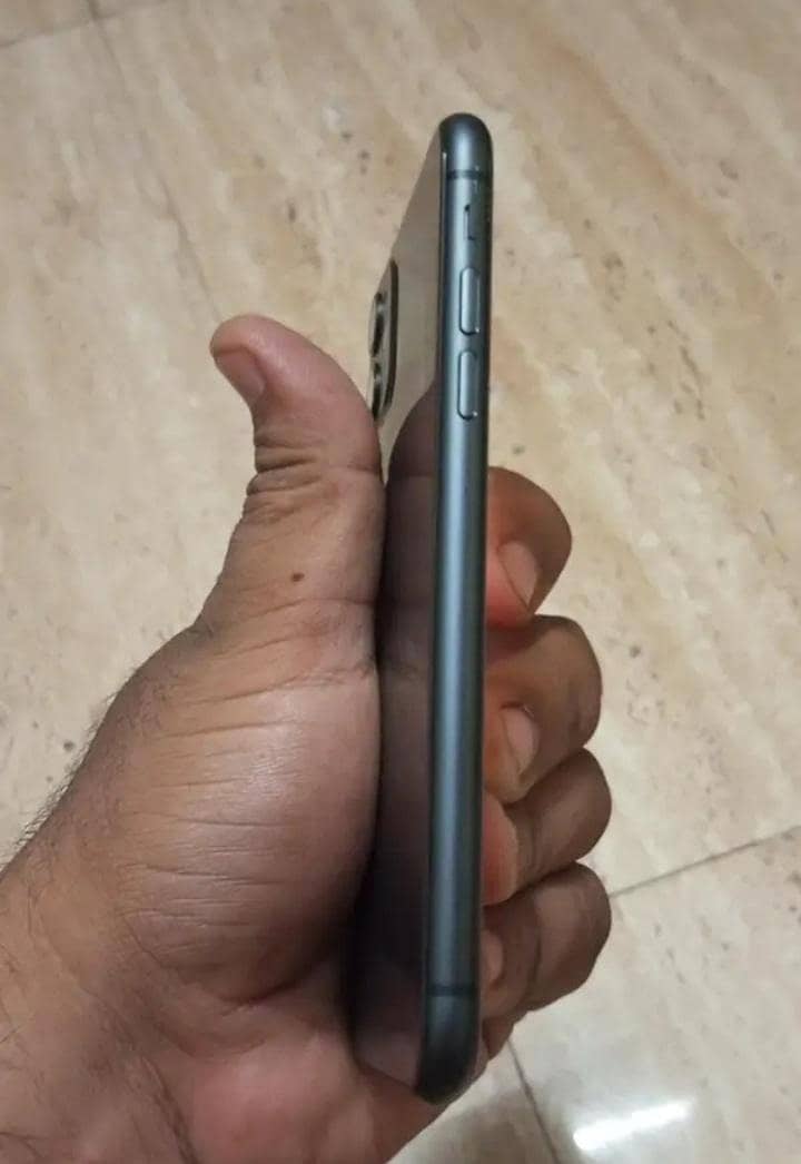 Apple iPhone 11 2