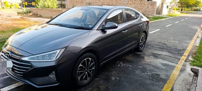Hyundai Elantra 2022