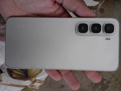 Infinix hot 60i 10/10 conditione