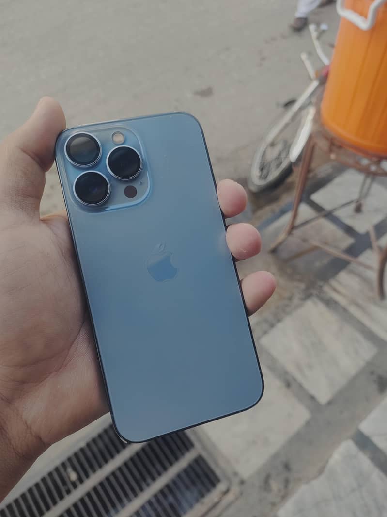 Apple iPhone 13 Pro 2