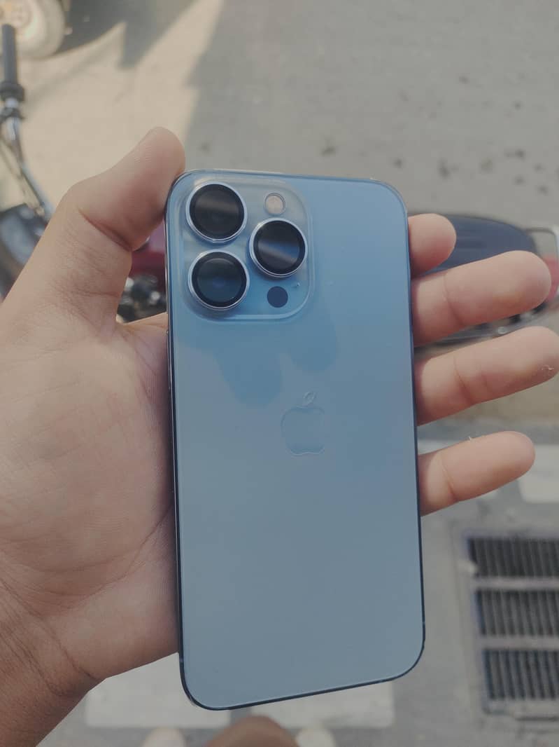 Apple iPhone 13 Pro 3