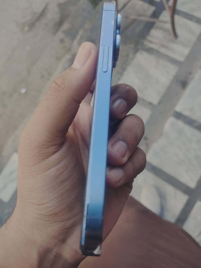 Apple iPhone 13 Pro 4