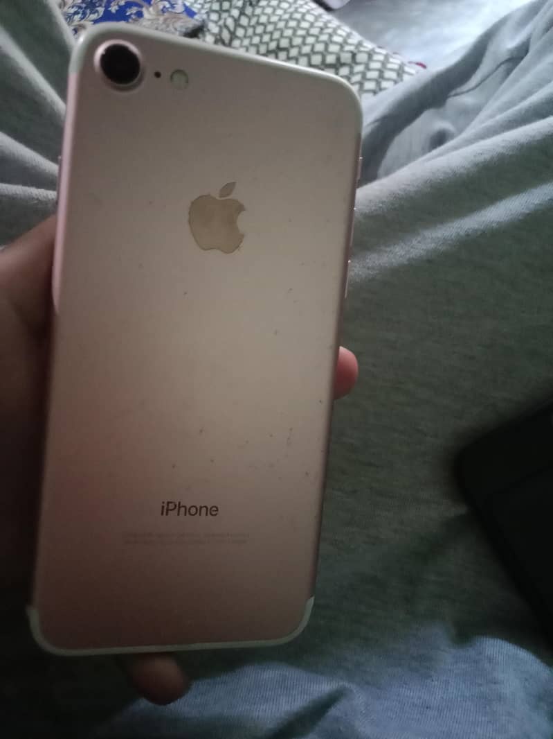 Apple iPhone 7 2