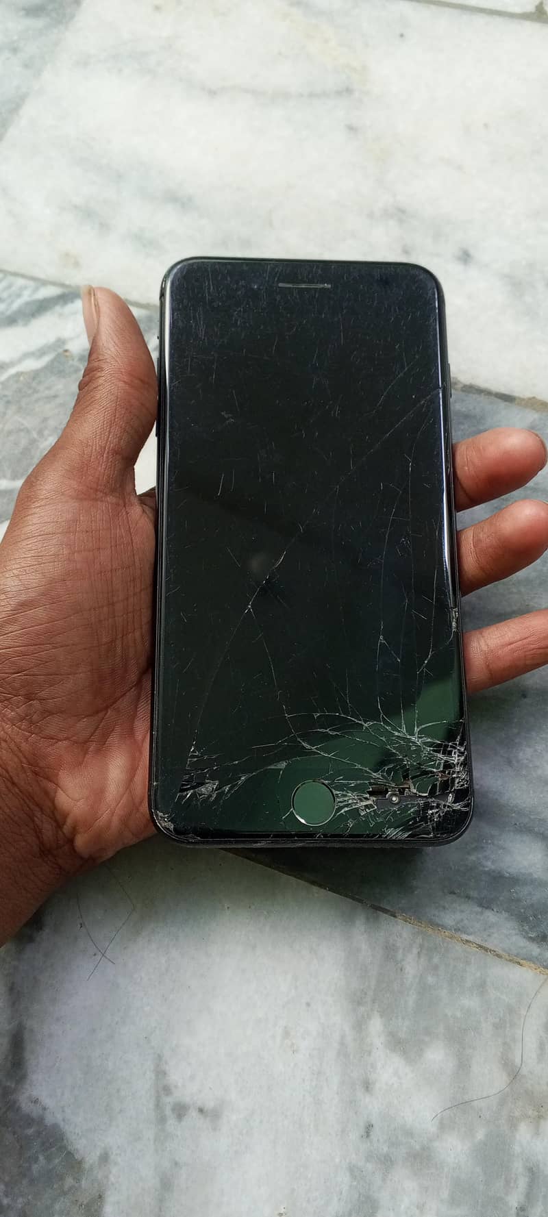 Apple iPhone 7 Plus 3