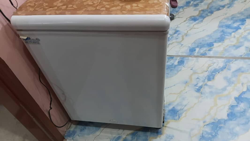 Refrigerator 1