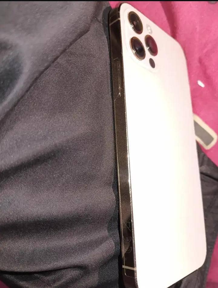 Apple iPhone 12 Pro 2