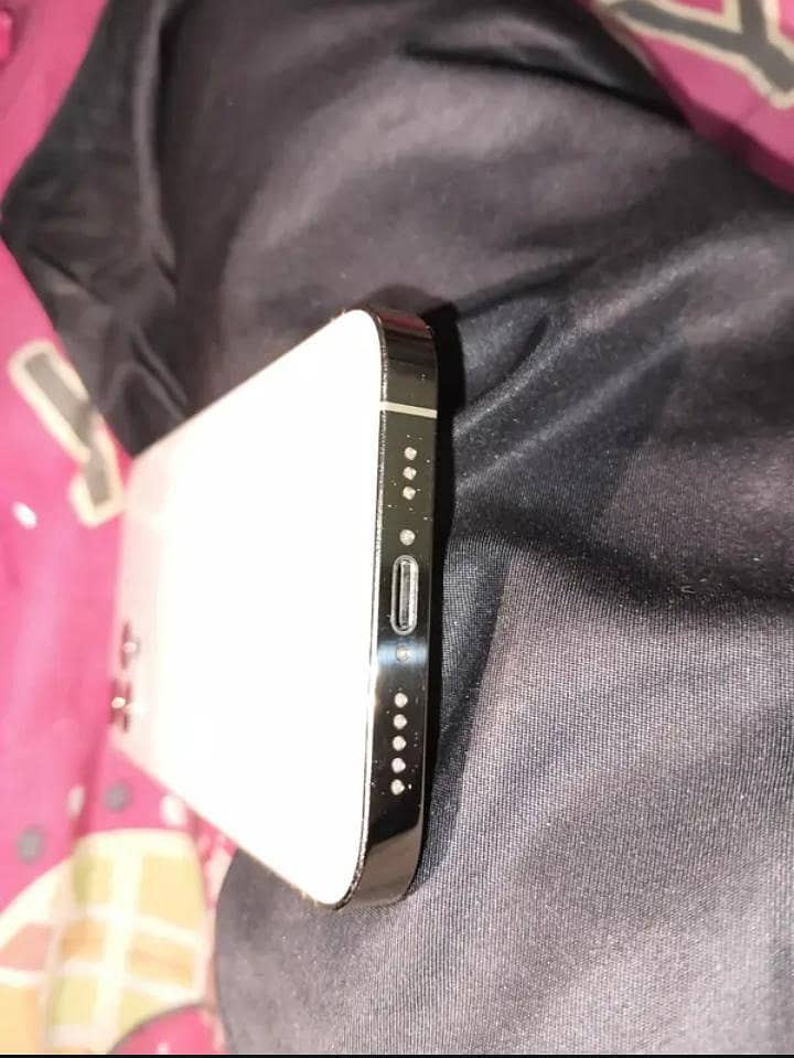 Apple iPhone 12 Pro 3
