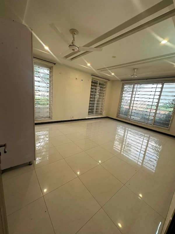 Upper Portion For Rent 4