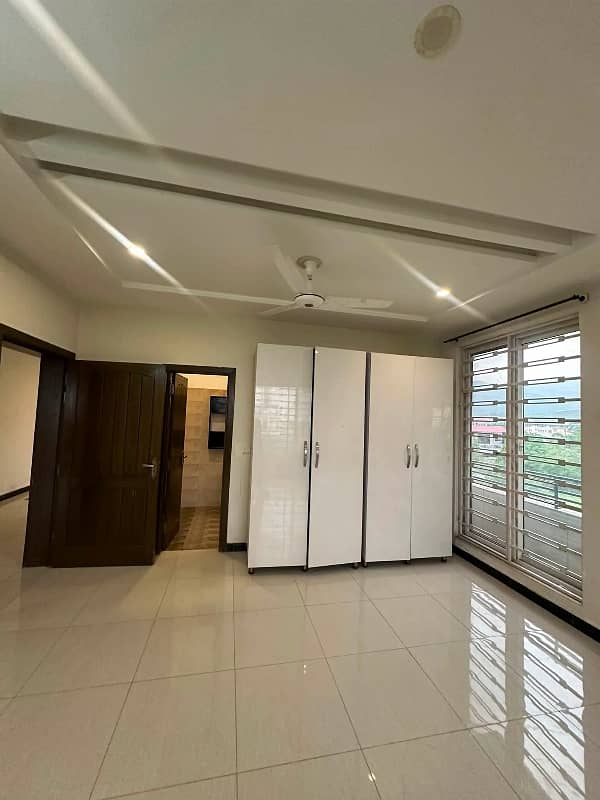 Upper Portion For Rent 5