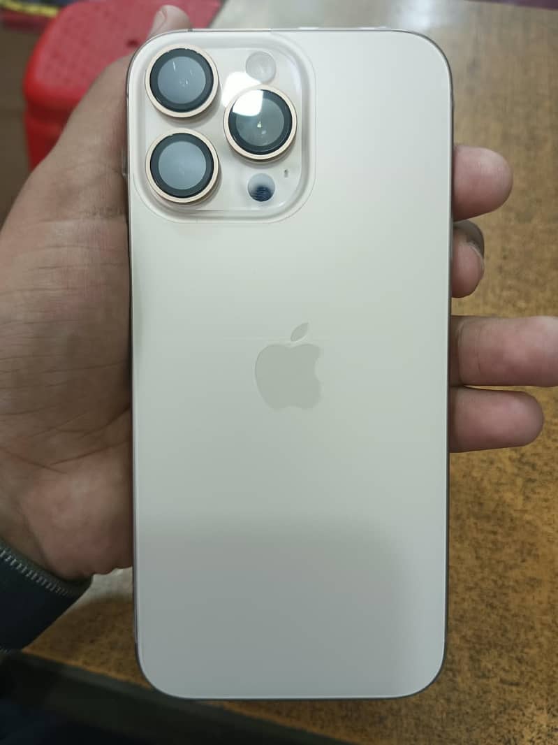 Apple iPhone 16 Pro Max 2