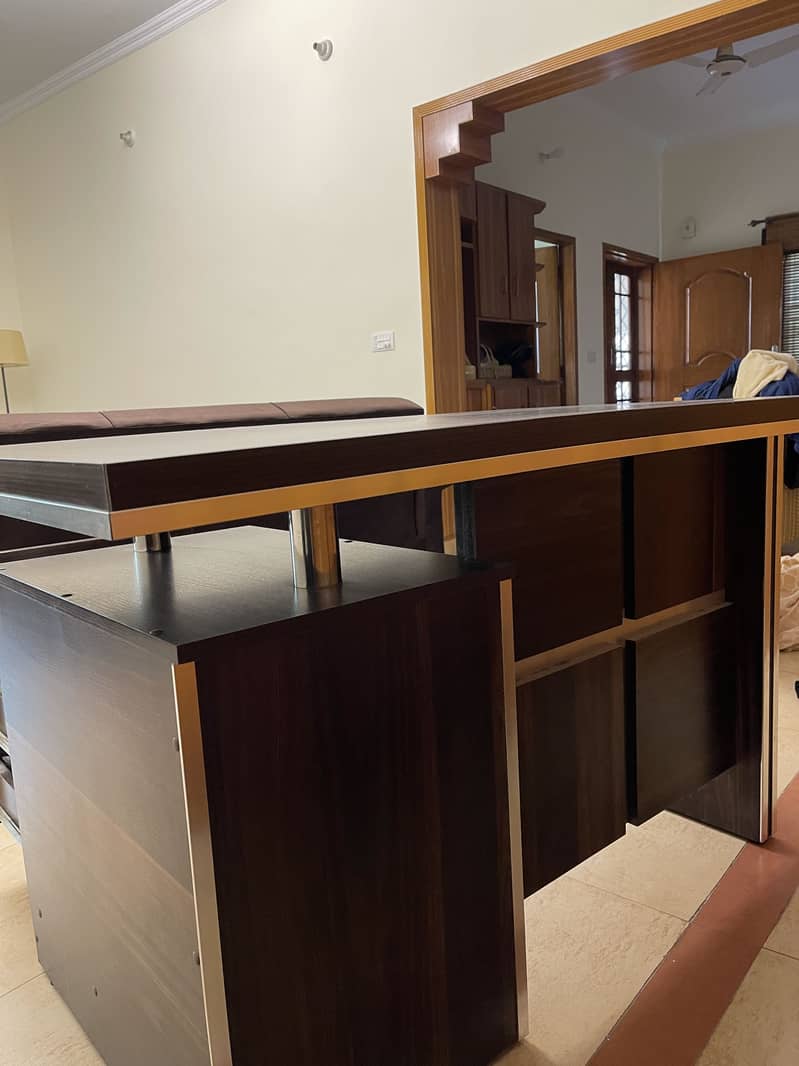 Executive Office Table / Study Table - 3 Drawers - 10/10 Condition 1
