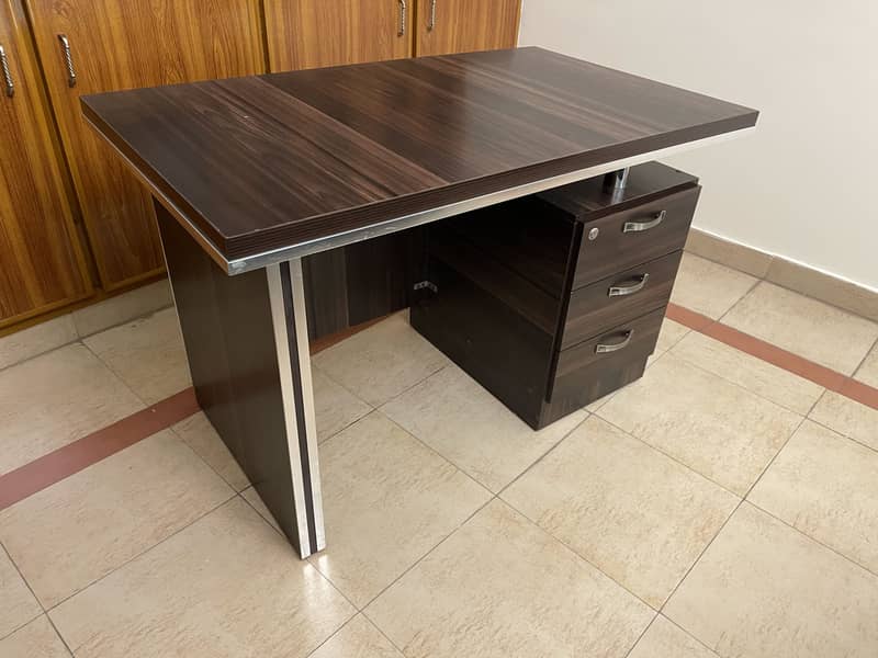 Executive Office Table / Study Table - 3 Drawers - 10/10 Condition 2