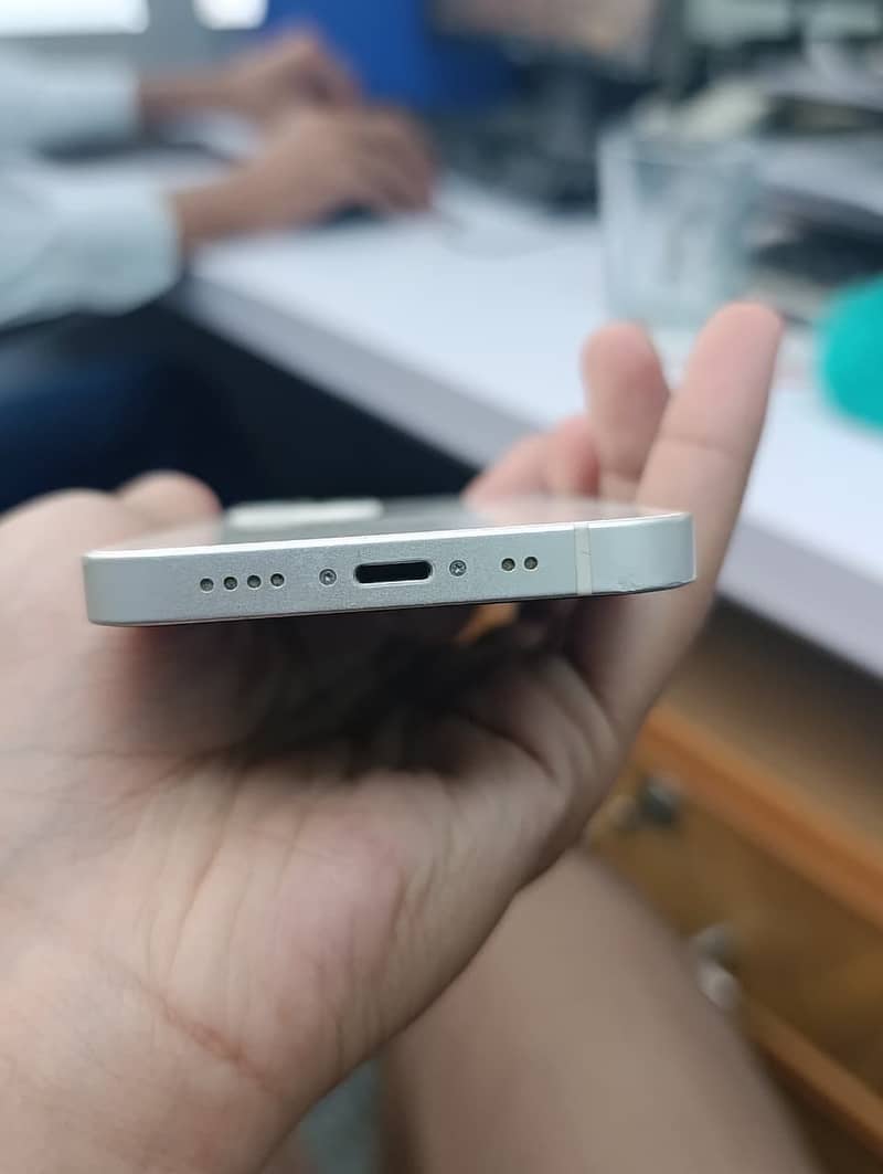 Apple iPhone 12 mini 0