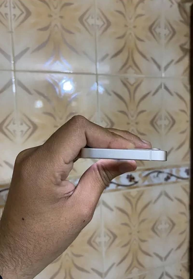 Apple iPhone 12 mini 3