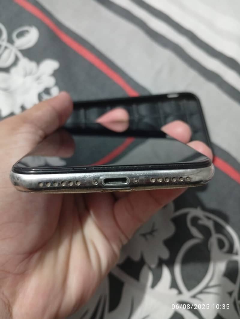 Apple iPhone X 6