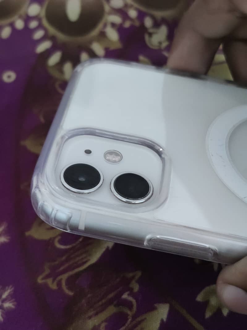 Apple iPhone 11 3