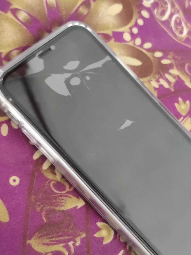 Apple iPhone 11 4
