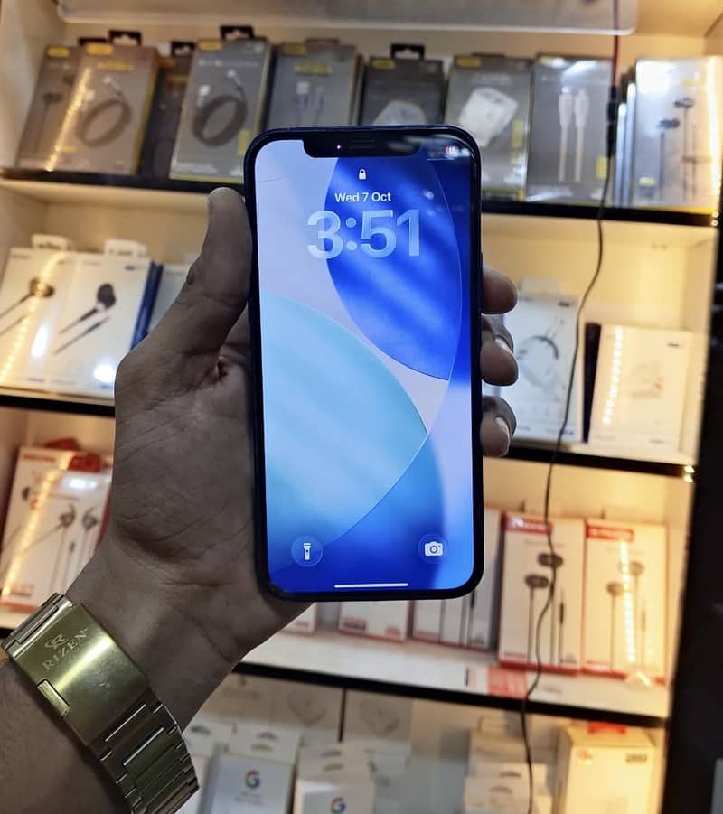 Apple iPhone 12 1