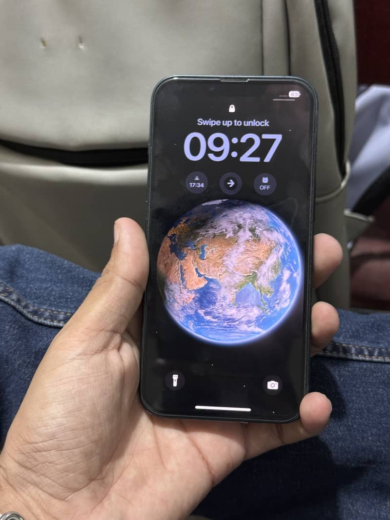 Apple iPhone 13 1