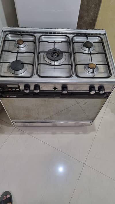 cooking range with baking oven