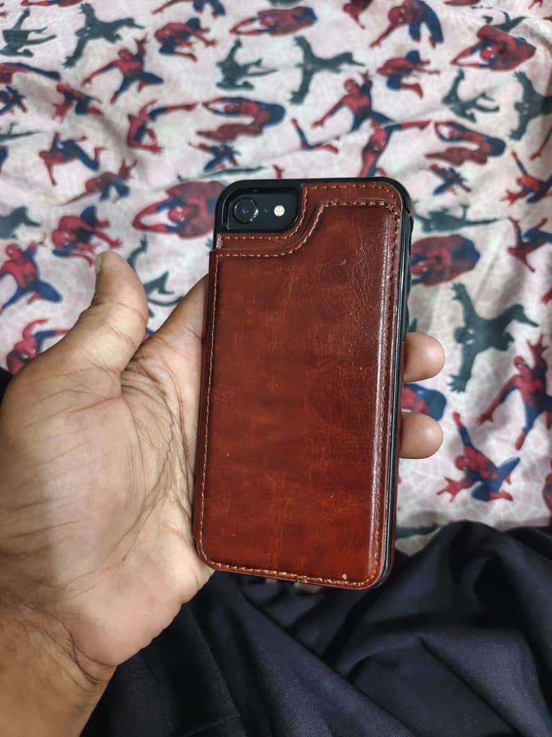 Iphone SE 2022 (with android) 1