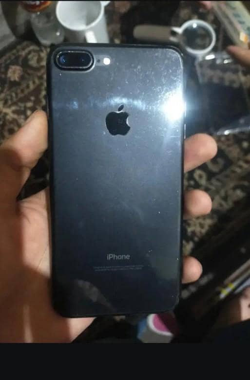 Apple iPhone 7 Plus 0