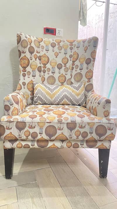 2 Sinle Seater almost new Sofas for sale