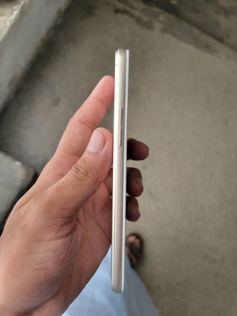 OPPO A57 1