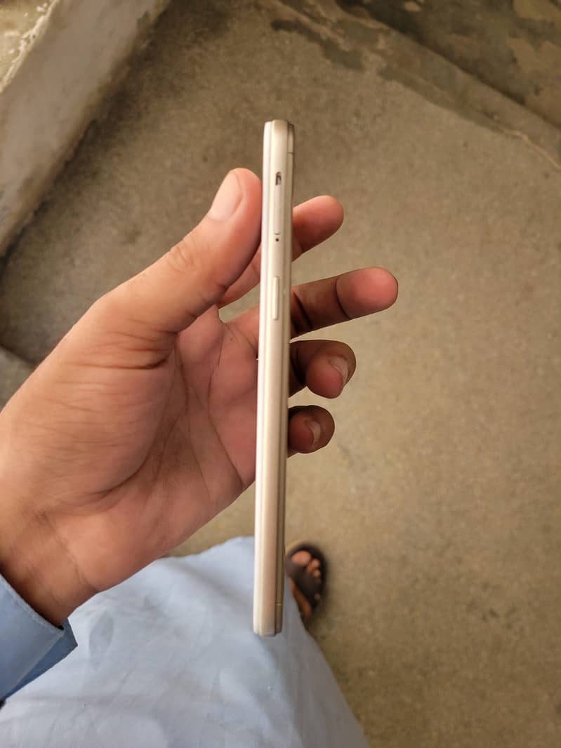 OPPO A57 3