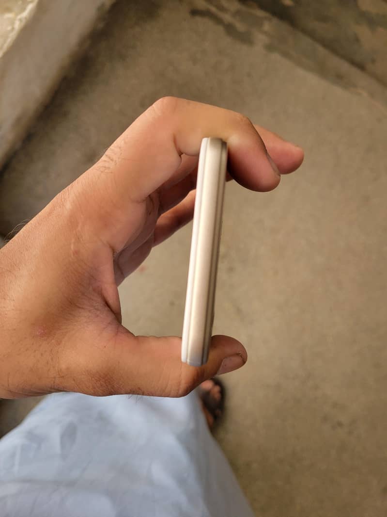 OPPO A57 4