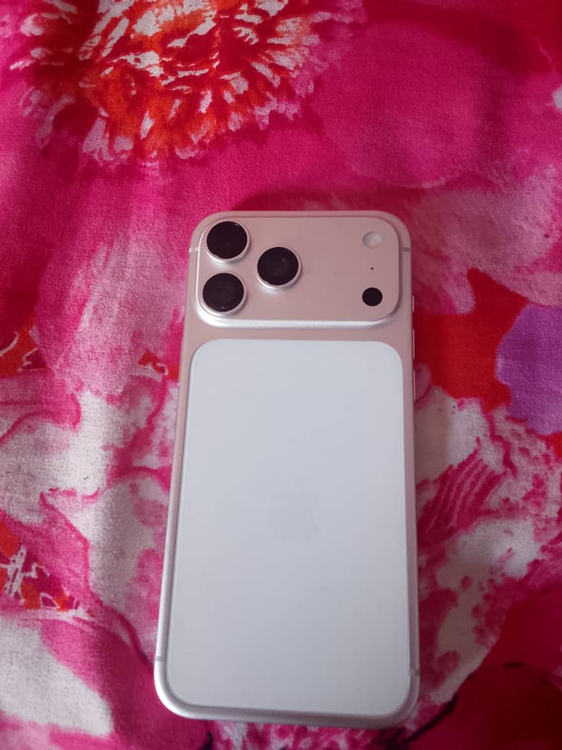 Apple iPhone 17 Pro Max 1