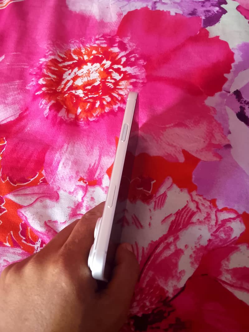 Apple iPhone 17 Pro Max 4