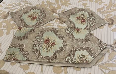 Table runners