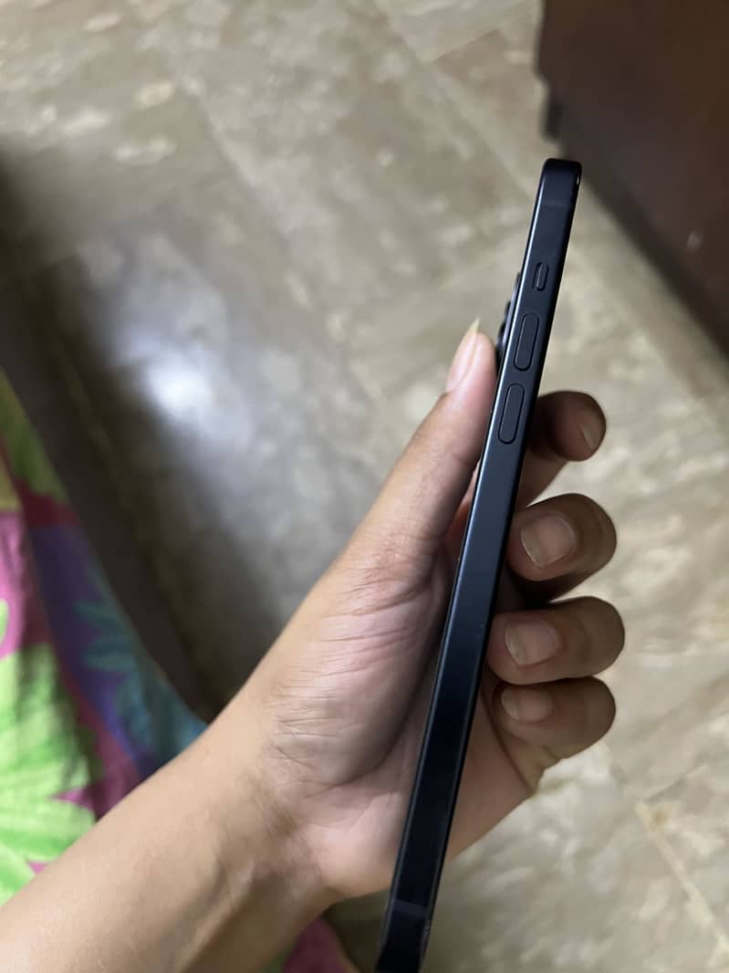Apple iPhone 15 plus 0