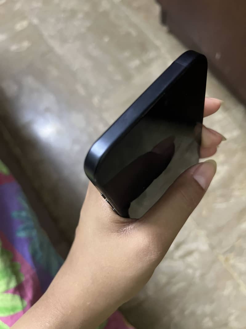 Apple iPhone 15 plus 3