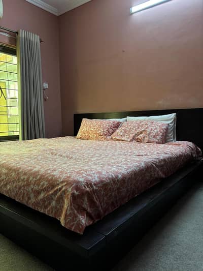 Double Bed Set with 2 Side Tables & Dressing Table + Wardrobe