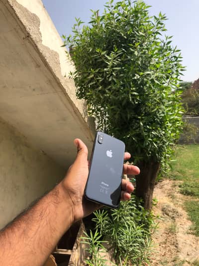 Apple iPhone XS 64GB. Factory unlock contact on whatsapp 03084892358